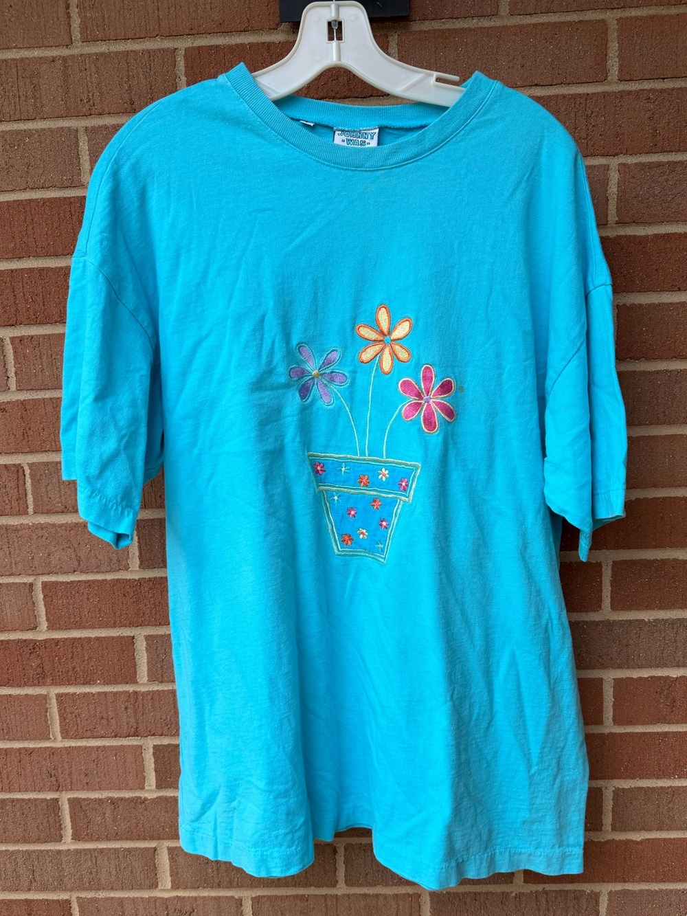 Johnny Was Vintage “t shirt” blue flower pot size large